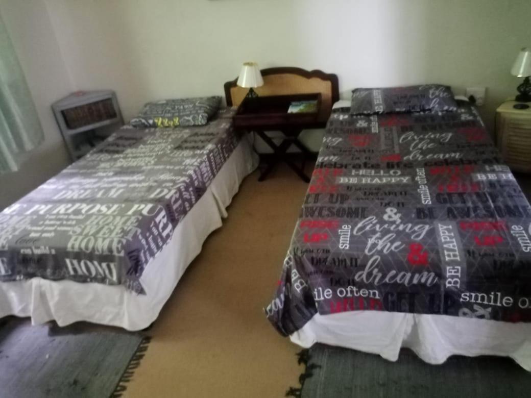 Harmony Hall Guest House Port Shepstone Buitenkant foto